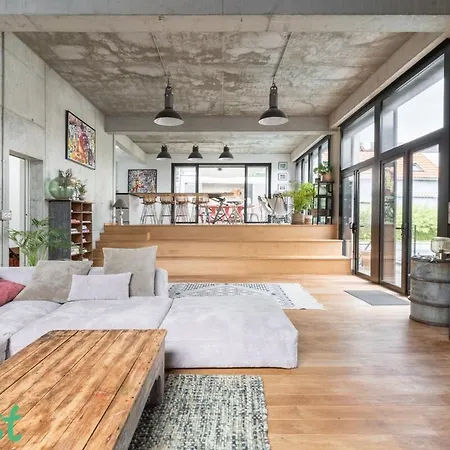 Architect's House - Unique Services - 8p *